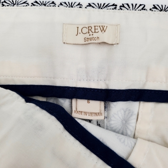 J.Crew Factory Women's Black White Floral Print Casual Stretch Shorts - Picture 5 of 8